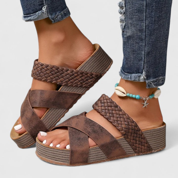 Amelia | Orthopädische Leder-Sandalen mit Riemen