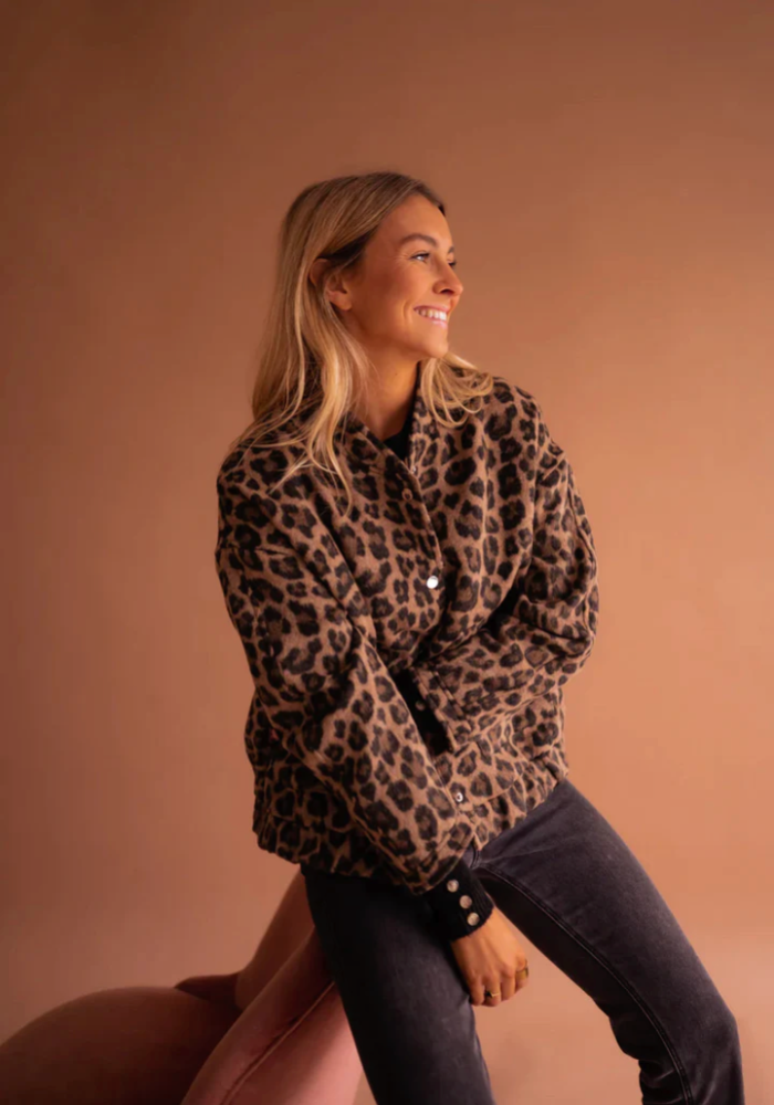 Quenla™ | Auffällige Leopardenjacke