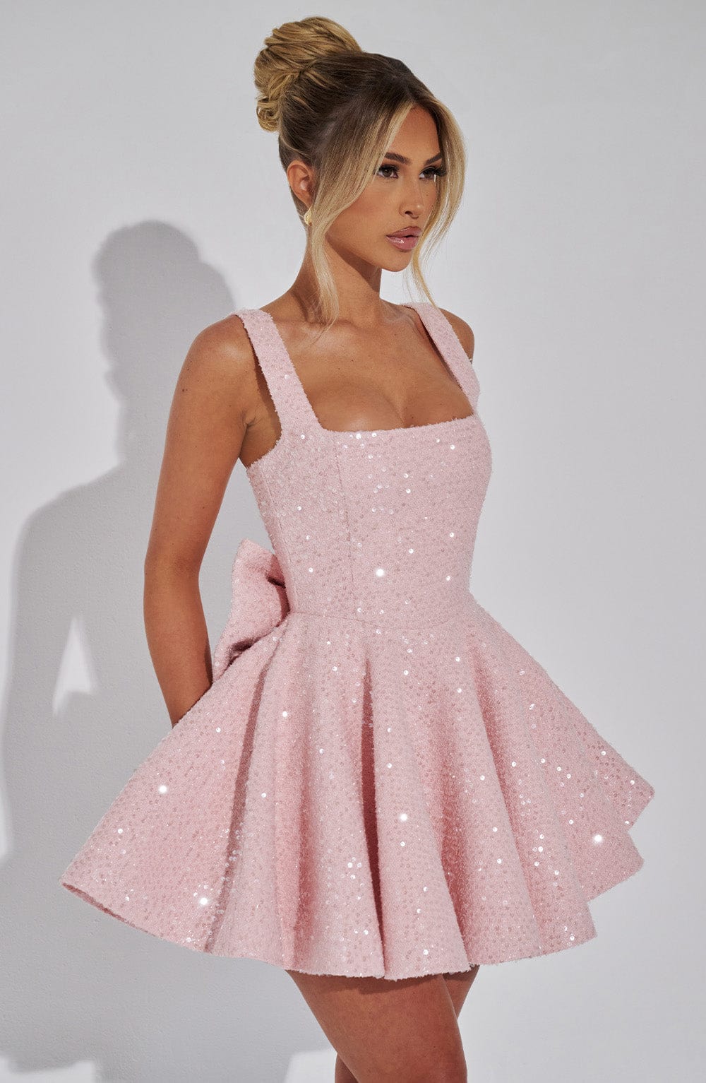 Luniva™ | Fliegenknoten Mini Kleid