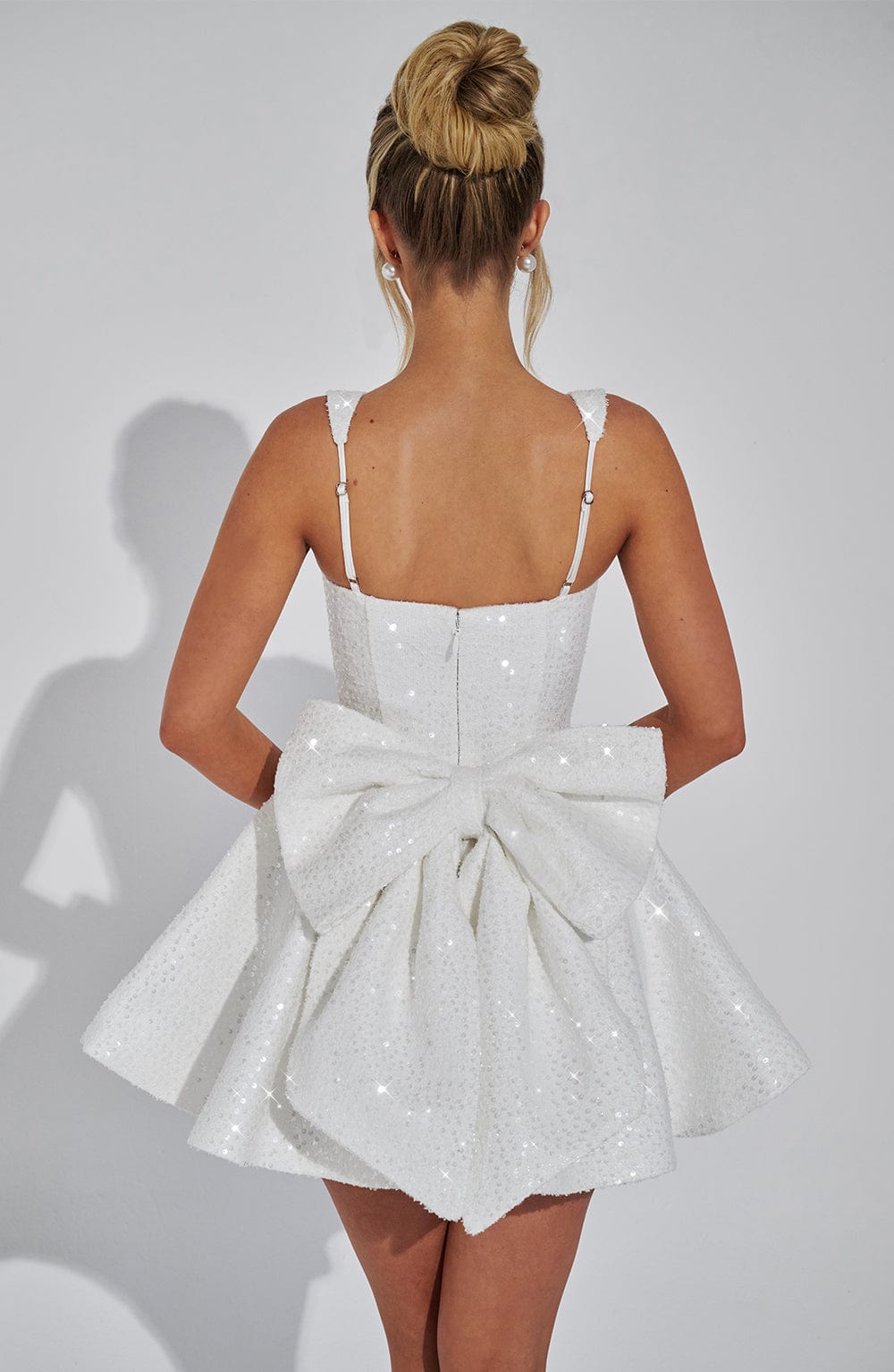 Luniva™ | Fliegenknoten Mini Kleid