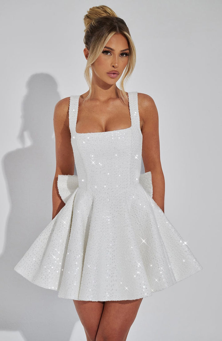 Luniva™ | Fliegenknoten Mini Kleid